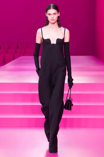 Look 70